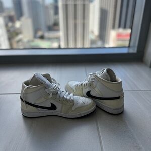 Nike Air Jordan 1 Mid Cream & Black